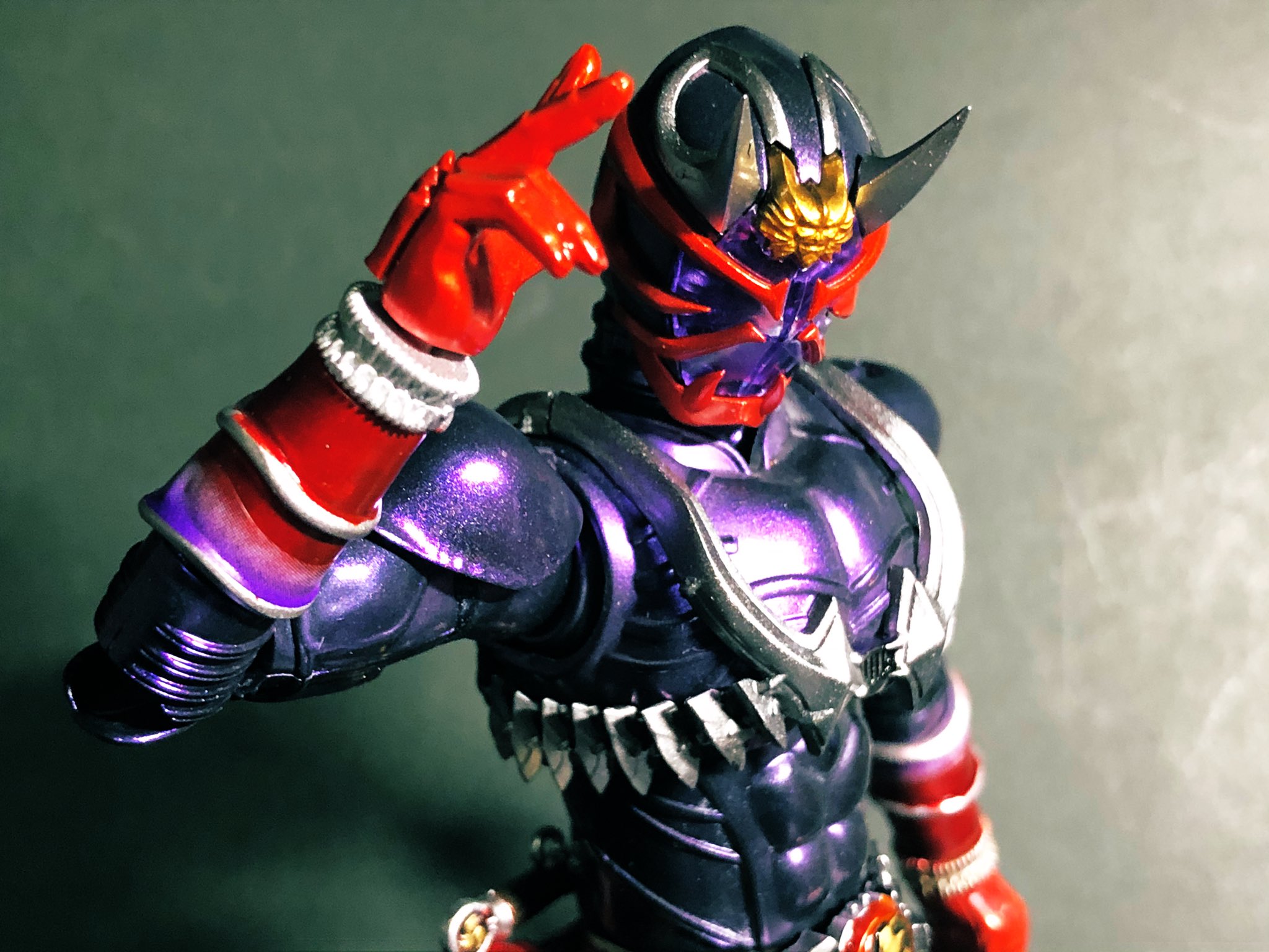 龍双xx 趣味垢 全身 パール塗装初で コンパウンド磨きも初 響鬼はマジョーラカラーなんでそれも考えたんですが クレオスのクリスタルカラー アメジストパープルが異常に良い色だったのでこちらで T Co Q13e3pd74h Twitter