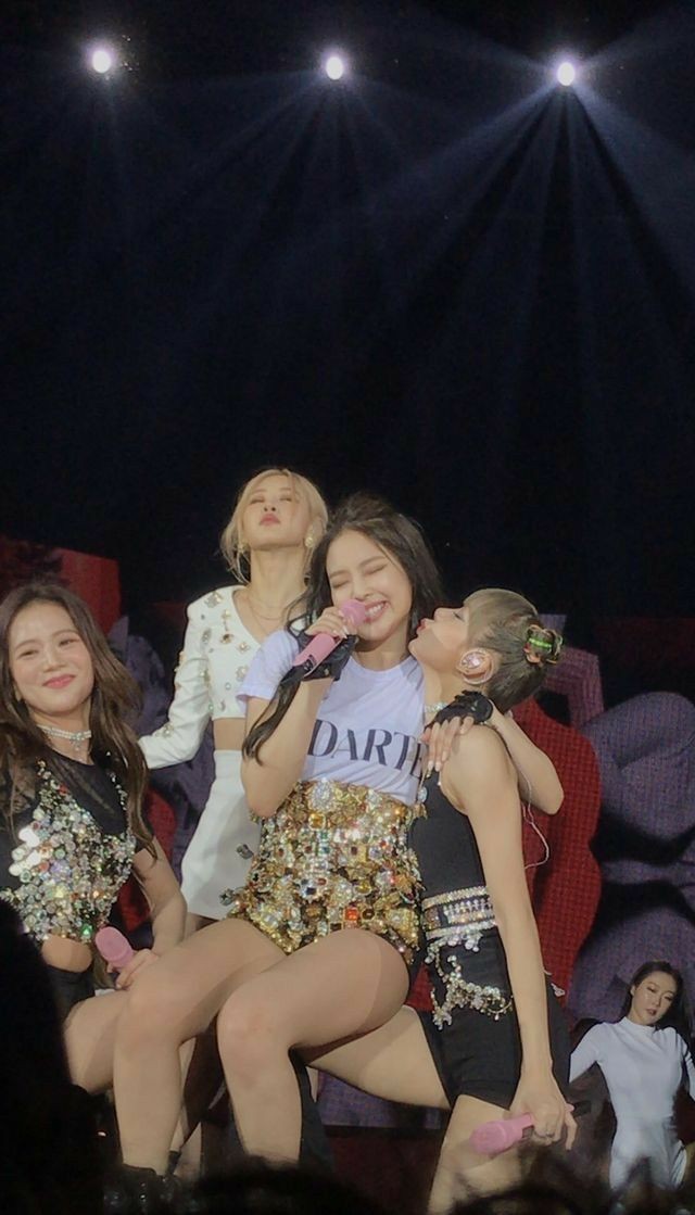 what blackpink looks like if you see them this close, a thread: