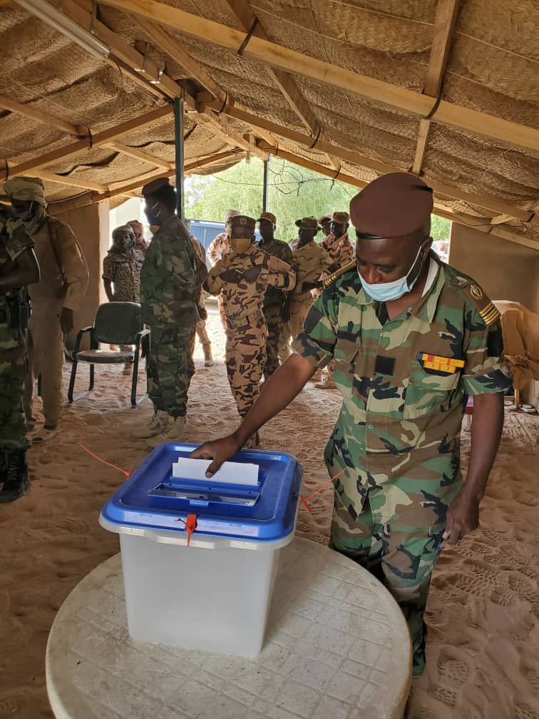 الانتخابات الرئاسية 2021 ،
 بدأ التصويت العسكري بالفعل هذا الصباح (السبت 10 أبريل 2021) في جميع أنحاء الأراضي الوطني.