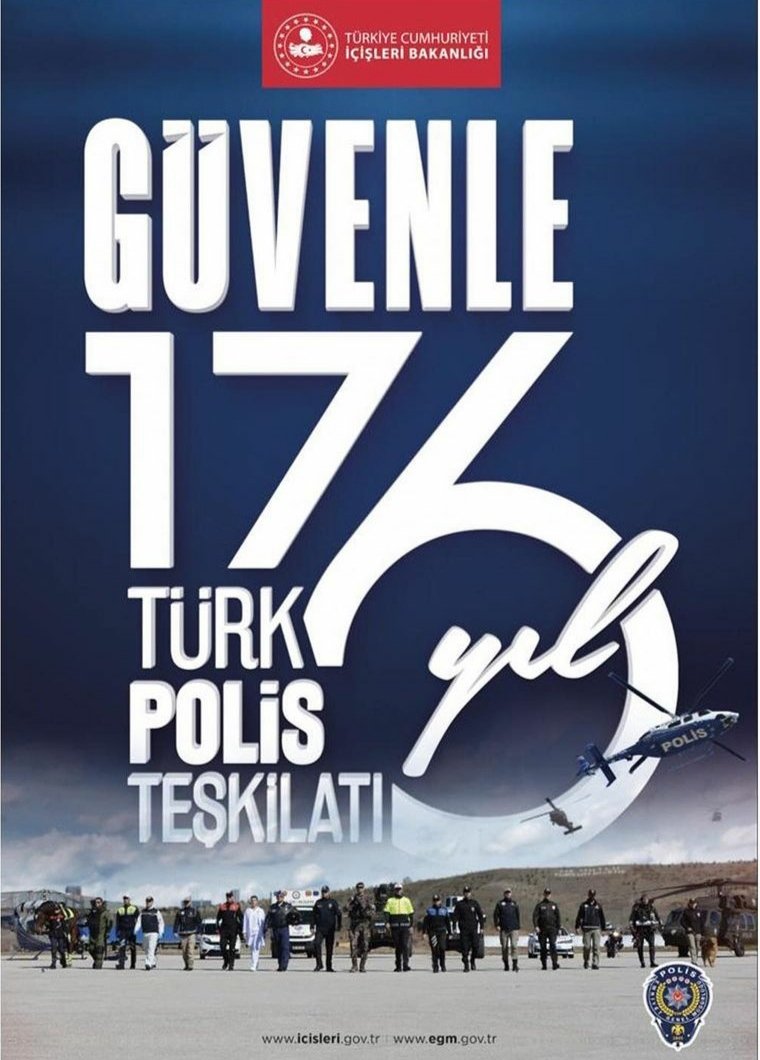 POLİS ;
DEVLETTİR
MİLLETTİR
BAYRAKTIR
VATANDIR
Ülkesi için gece gündüz demeden canı pahasına çalışan bu uğurda şehit olan şehitlerimizi minnetle , gazilerimizi saygı ile yadediyor günümüzün ülkemize vede teşkilatımıza hayırlar getirmesini temenni ediyorum...#polisbayramı