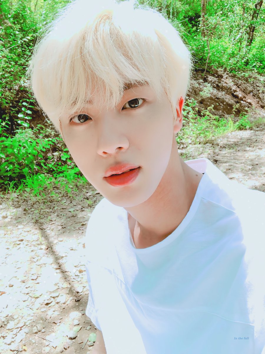 🤍💚🌿
#석진 #JIN <a href="/BTS_twt/">방탄소년단</a>