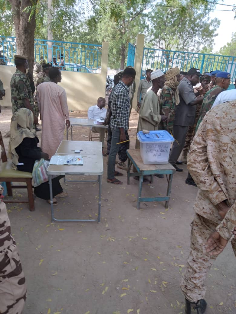 ELECTION PRÉSIDENTIELLE 2021,
le vote des militaires à déjà commencé ce matin sur toute l'étendue du territoire national.