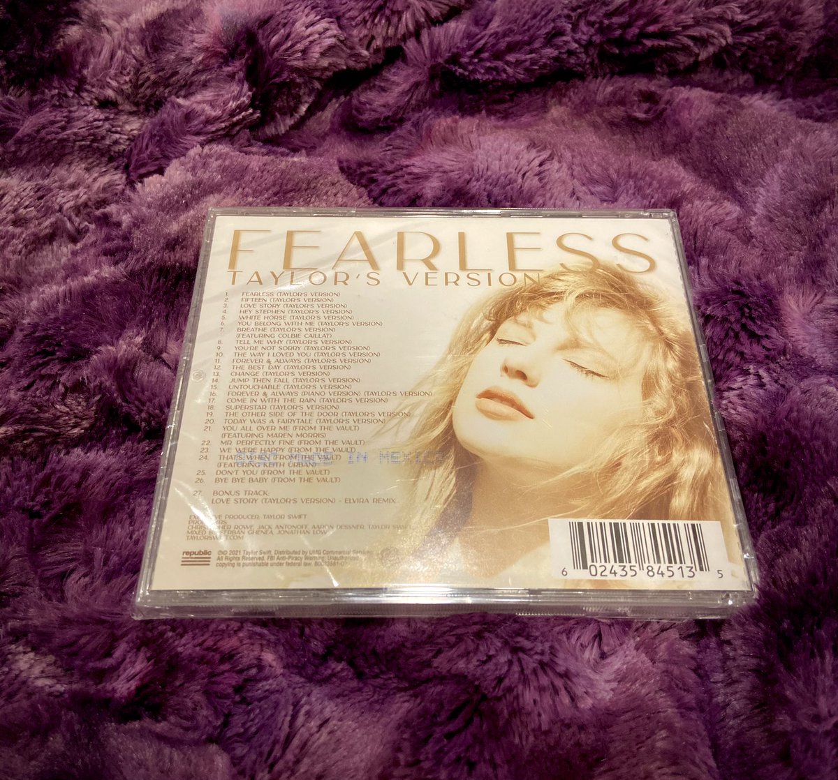 Swiftieswifts13's tweet photo. 🚨FEARLESS (Taylor’s Version) INTERNATIONAL GIVEAWAY!!!🚨

How To Enter:
- Like &amp; Retweet 
- Reply with your favorite song from Fearless (TAYLORS VERSION) so far!!
- MUST be following to win

✨Contest ends April 15th✨
💛Winner announced April 16th💛

#FearlessTaylorsVersion https://t.co/eAwGLteCsM