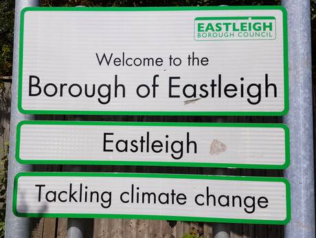 bitternepark's tweet photo. Eastleigh council votes to approve runway extension https://t.co/jdiAmlf6Ei #Southampton, #Eastleigh, #Bishopstoke, #Brambridge #Allbrook #ColdenCommon #Shawford #Winchester https://t.co/93sOXA0YaP