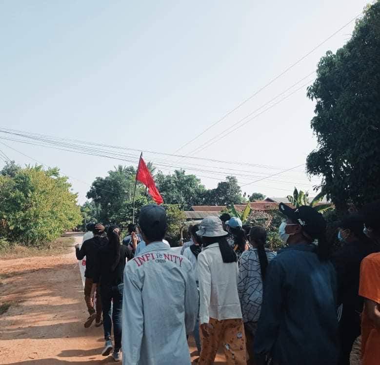 Despite lethal crackdowns and brutal massacre in Bago yesterday, residents still marched on the streets in defiance of military regime and fighting for democracy bravely.
ELECTED CRPH
#Apr10Coup
#WhatsHappeningInMyanmar
#IssueInterimConstitution