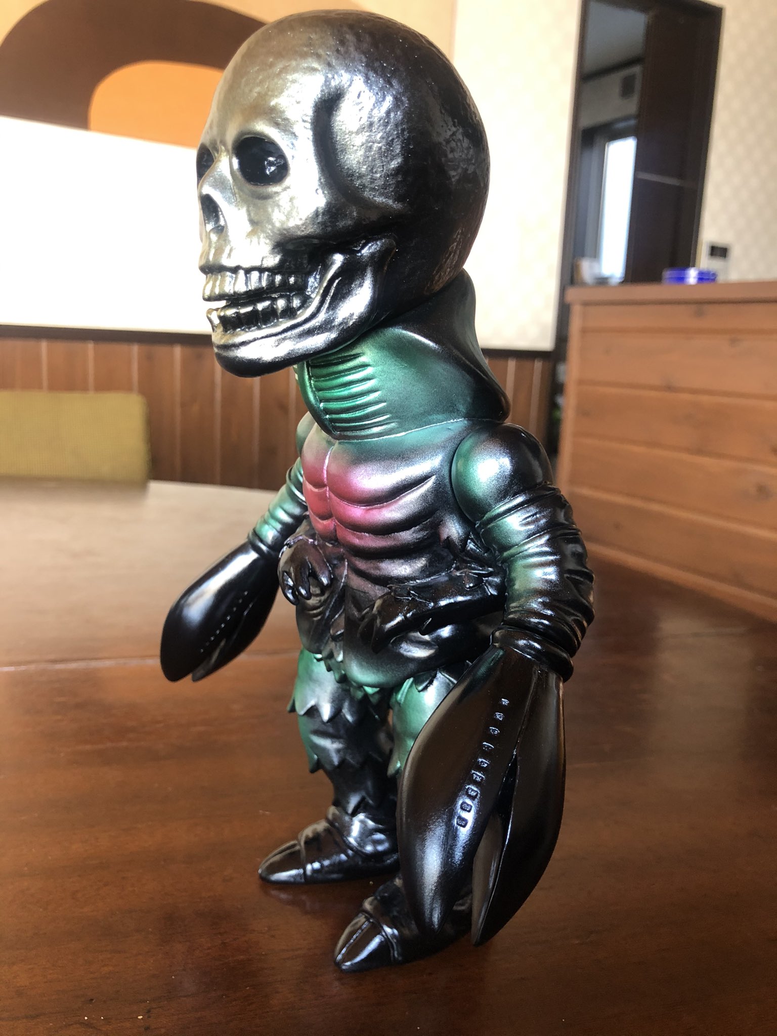 新品未開封 zollmen × 円谷プロ×メディコムトイ ガルタン