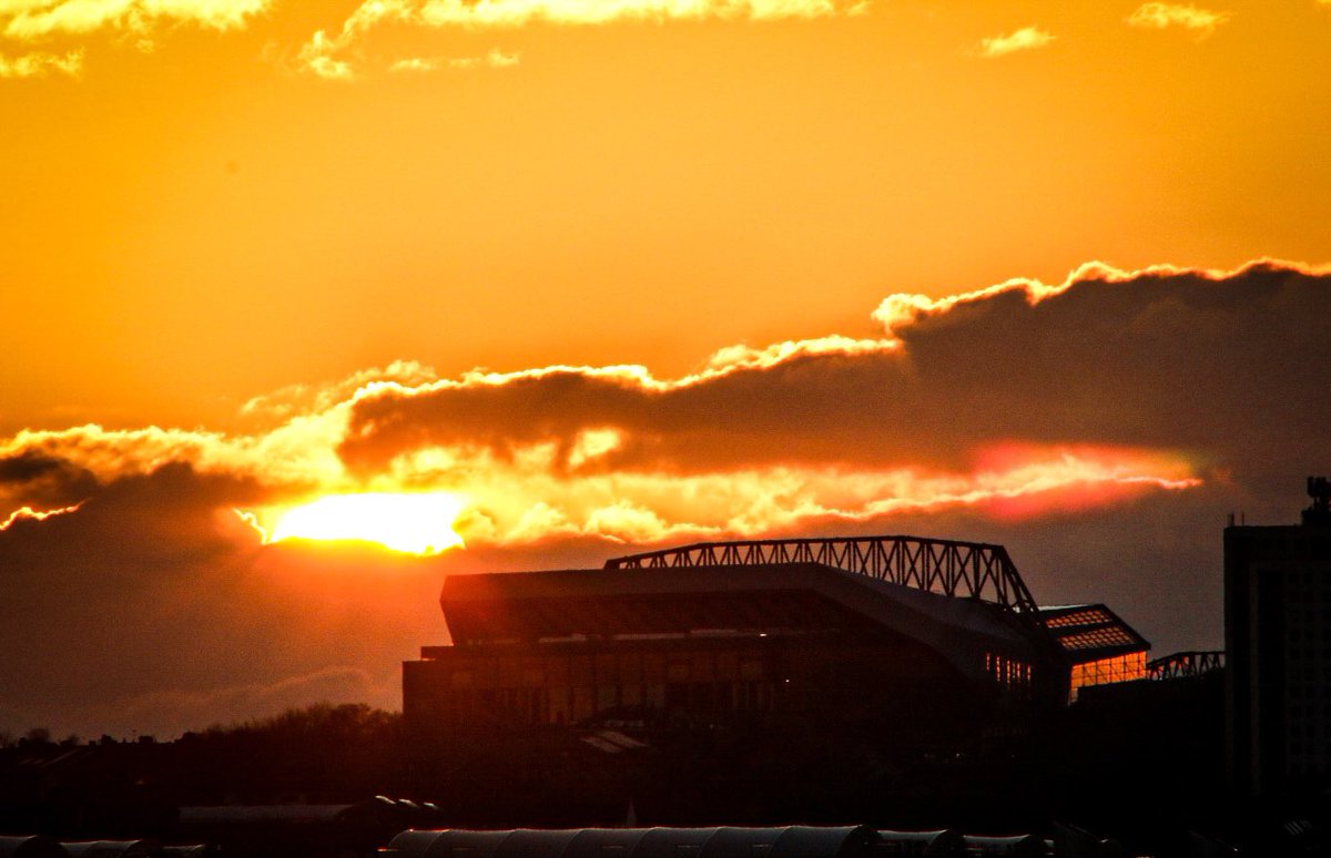 Got up early this morning an drove to wirral to watch the sunrise and managed to capture it over Anfield!! Anyone else feel a little emotional 🙈😂😢 #LFC #Sunrise #LFC #Anfield #Liverpool #Photography #Wirral #LiverpoolSunrise