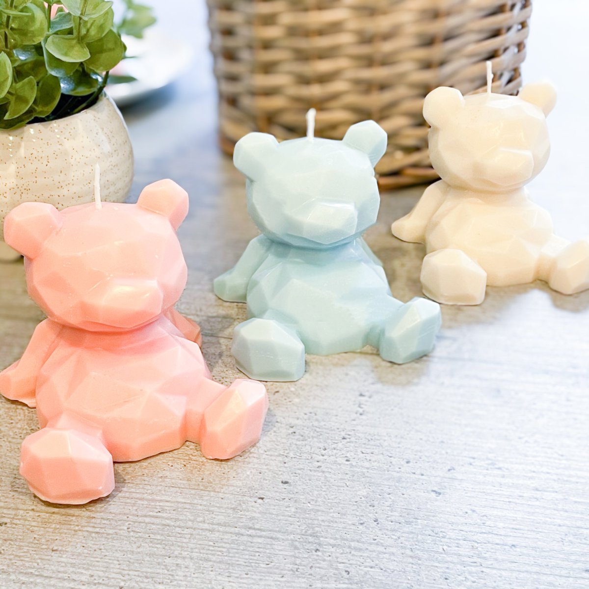 We are now LIVE ekkk I’m so excited for you too see these guys, there not only cute but they smell amazing too 💖💙 if you want to add a little something extra to your baby gifts then these #teddybears are perfect 👌🏼🐻 head over now to suzannesdreamdesigns.co.uk #babygifts