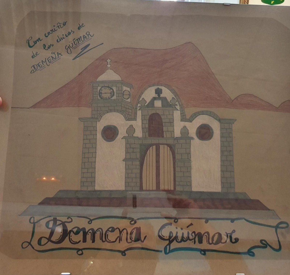 El Alcalde de Güímar, Airam Puerta, visitó esta semana el centro de agodida de menores inmigrantes DEMENA GÜÍMAR y pudo comprobar, de primera mano, la extraordinaria labor que se desarrolla en el mismo, un proyecto de la Asociación Coliseo.