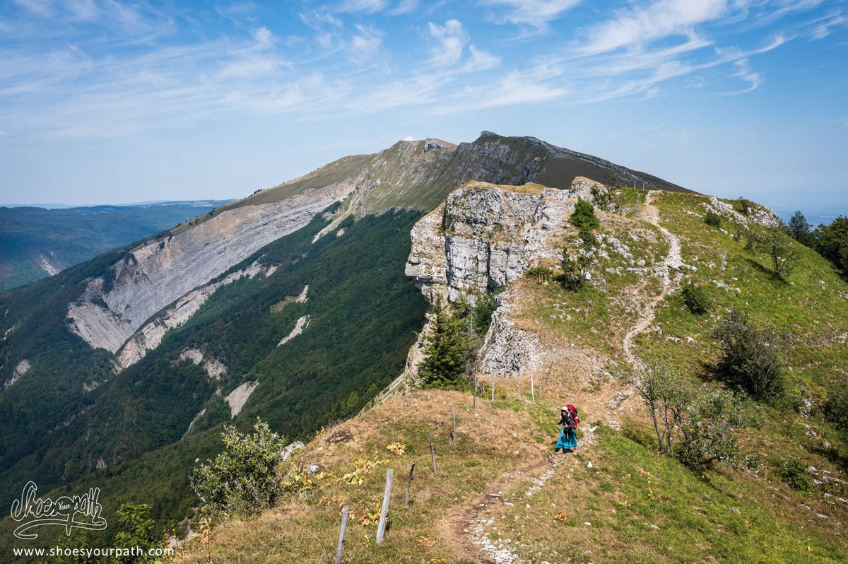Shoesyourpath's tweet photo. En rando coco !
C'est parti pour les crêtes du #Jura ! La seconde partie de notre trek de 200km sur la Grande Traversée du Jura (#GTJ) nous menant sur un véritable balcon naturel avec des vues sur le Lac Léman, le Mont-Blanc et les sommets des Alpes !
https://t.co/txsdggOesd https://t.co/7qaqMIS7ww