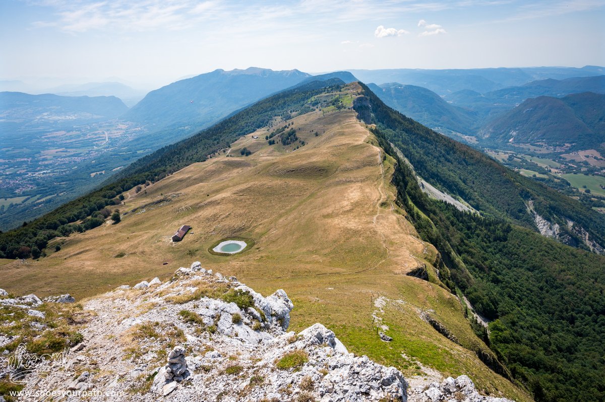 Shoesyourpath's tweet photo. En rando coco !
C'est parti pour les crêtes du #Jura ! La seconde partie de notre trek de 200km sur la Grande Traversée du Jura (#GTJ) nous menant sur un véritable balcon naturel avec des vues sur le Lac Léman, le Mont-Blanc et les sommets des Alpes !
https://t.co/txsdggOesd https://t.co/7qaqMIS7ww