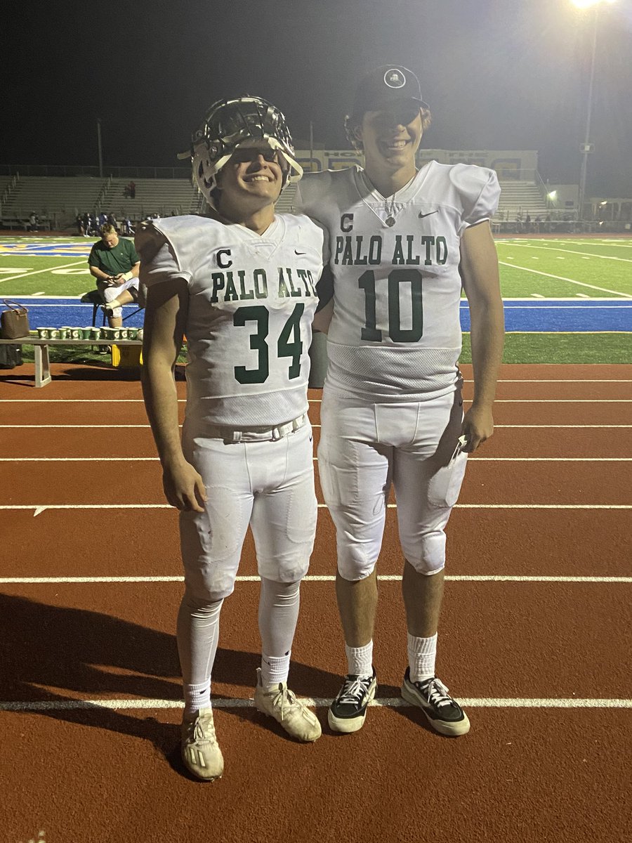 JoshuaButler34's tweet photo. Averaging 3 td’s over the last 4 games! Thanks to @Danny_Peters10 for throwing me the ball #dualthreat #cmc https://t.co/eA5DEwoAdt