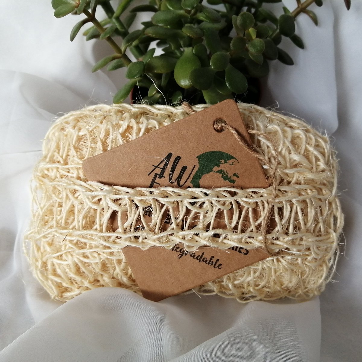 Derose_UK's tweet photo. These beautiful Sisal Sponges are completely biodegradable and environmentally friendly.
Exfoliation should be in everyone's beauty regime all year round but especially in cold weather to keep skin looking radiant and fresh. #exfoliate #selfcare #allnatural #ethical #recycled https://t.co/a6jiUWCVF6
