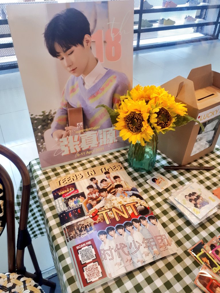 ZhenyuanTH project 🐿️ (@zzyproject_th) on Twitter photo 📌มีGiveawayเพิ่มเติมเป็นโปสเตอร์A4ของน้องๆTeensintimes จากทางบ้าน <a href="/Popcorn_THFans/">(Rest) Popcorn THFans 🇹🇭</a> ด้วยนะคะ อย่าลืมมารับกันนะคะ~☆
#ForLittleSunflowerZZY
#ZhangZhenYuan #TEENSINTIMES
#张真源 #时代少年团 📌มีGiveawayเพิ่มเติมเป็นโปสเตอร์A4ของน้องๆTeensintimes จากทางบ้าน <a href="/Popcorn_THFans/">(Rest) Popcorn THFans 🇹🇭</a> ด้วยนะคะ อย่าลืมมารับกันนะคะ~☆
#ForLittleSunflowerZZY
#ZhangZhenYuan #TEENSINTIMES
#张真源 #时代少年团