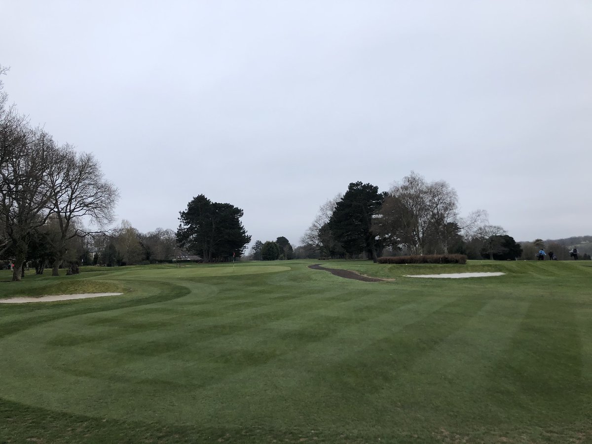 ChipsteadGreens's tweet image. Still minimal growth out here, but looking clean and tidy. Very happy for #mastersweekend ⛳️