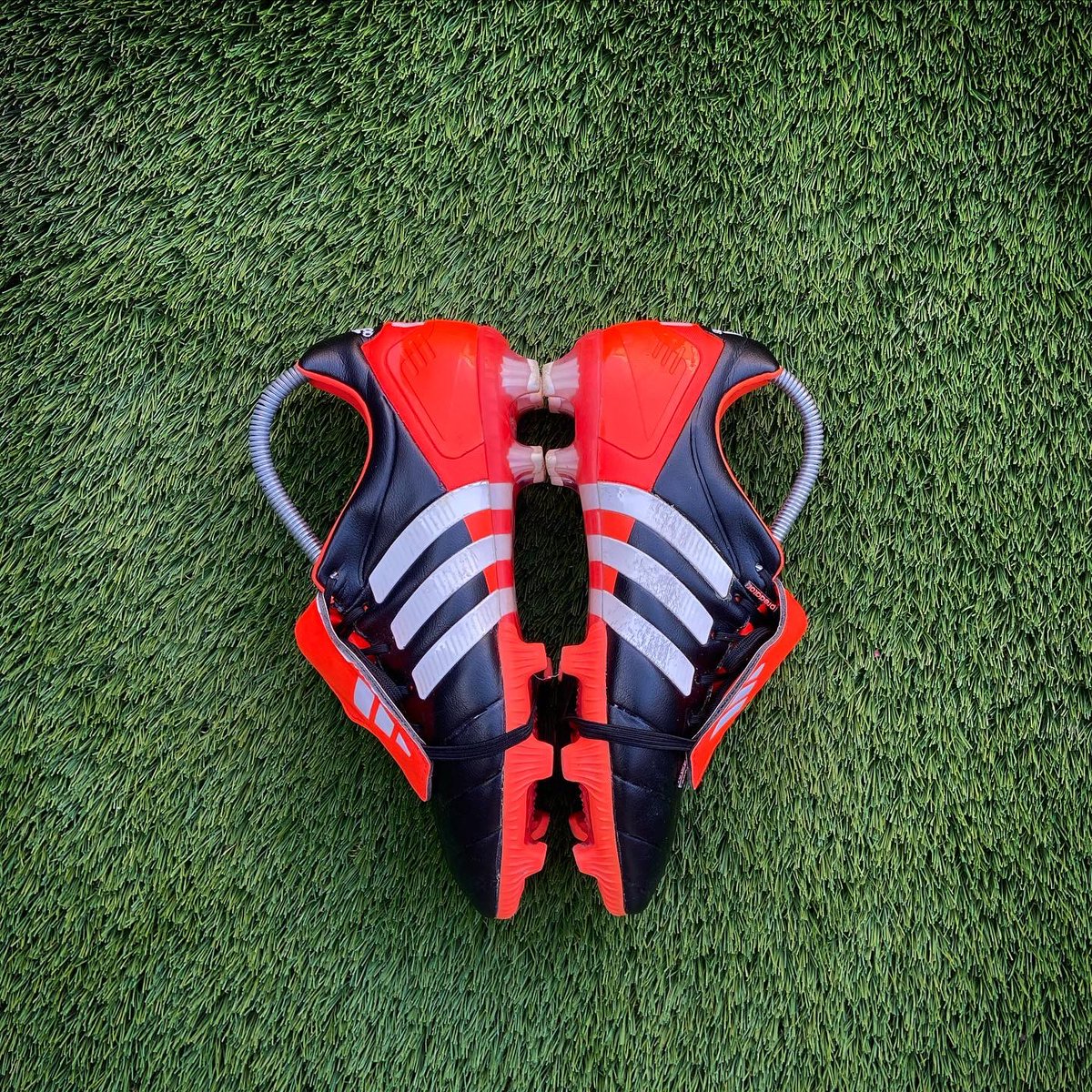 RTaylorMadeBoot's tweet image. Well that didn’t take long! 💸

Adidas Predator Mania 2016 Remakes flew off the shelf and i am not surprised with how it looks 🔥🤯 

Local drop to West Sussex as well 🤟

Enjoy the history @RonnieGeddes 🔥❤️🖤❤️