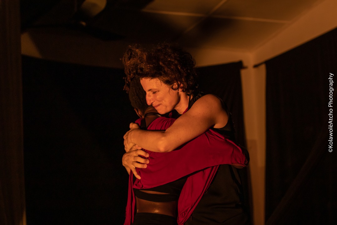 CC_Multicorps's tweet image. Merci à vous tous qui étiez présents, et même restés debout le jour du spectacle. 
 #MarcelGbeffa, #CélineCoyacAtindehou, #ColineLeeToumson, #AlougbinDine, #Marion, #OusmaneAledji,#RachelleAgbossou, #AndréaOuemba, #DavidGnaha, #DoegamAtrokpo, #KolawoleAtcho, #FlorenceGnarigo.