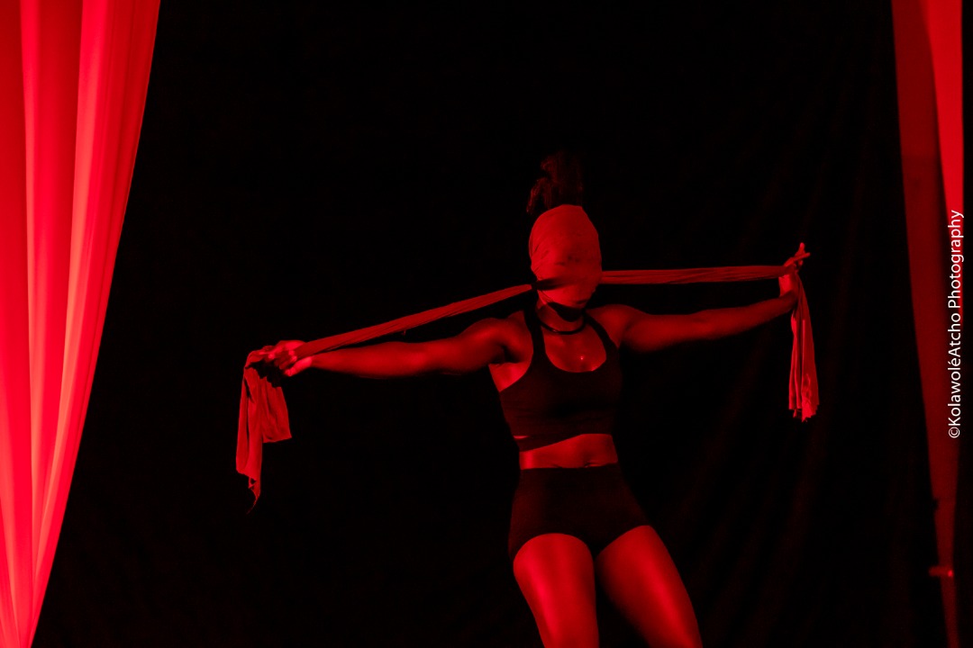 CC_Multicorps's tweet image. Merci à vous tous qui étiez présents, et même restés debout le jour du spectacle. 
 #MarcelGbeffa, #CélineCoyacAtindehou, #ColineLeeToumson, #AlougbinDine, #Marion, #OusmaneAledji,#RachelleAgbossou, #AndréaOuemba, #DavidGnaha, #DoegamAtrokpo, #KolawoleAtcho, #FlorenceGnarigo.