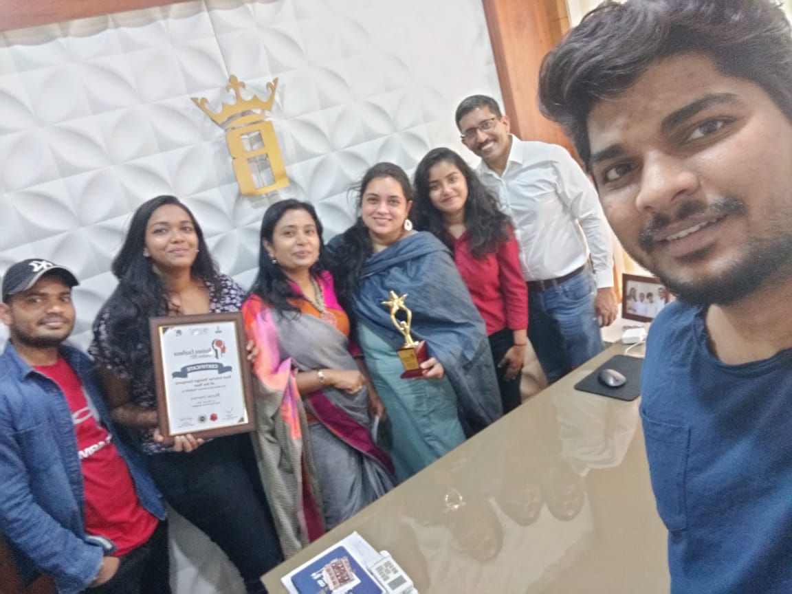BlucapLlp's tweet photo. #bengaluruinteriordesigner #awardwinner #awardshow #luxuryinteriors #homedesign #topinteriordesigners #bangalore #bestinteriordesigncompanyoftheyear  #businessexcellenceawards #conclave2021 #ConclaveSouth21 #GlobalTriumphFoundation #GTF #businessbrand #BusinessExcellence https://t.co/OgcKs0A3Qu