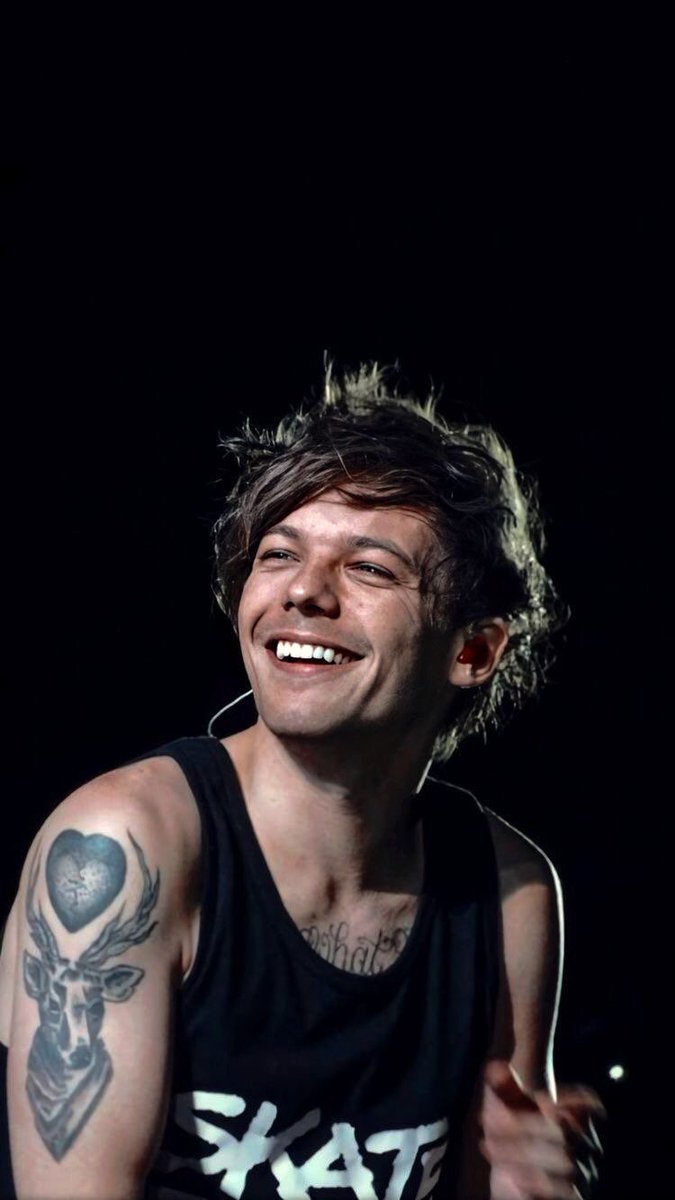 votiPerLouis's tweet photo. (28/50) ⚠️ SE VUOI VEDERE QUESTO SORRISO RETWITTA E COMMENTA ⚠️

I vote #Louies for #BestFanArmy at the #iHeartAwards https://t.co/1bwVKrcBct