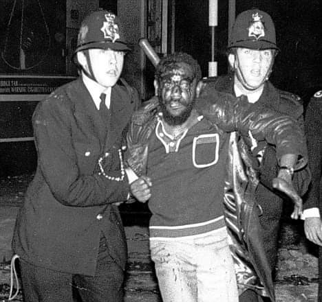 Thread -   #OTD in 1981, in Brixton, South London, riots erupted. For 3 nights, blacks & whites showed desperate, long seated anger at local police & institutional racism. Racist stop & search SUS laws & attacks on young people particularly, critical to understanding the riots.
