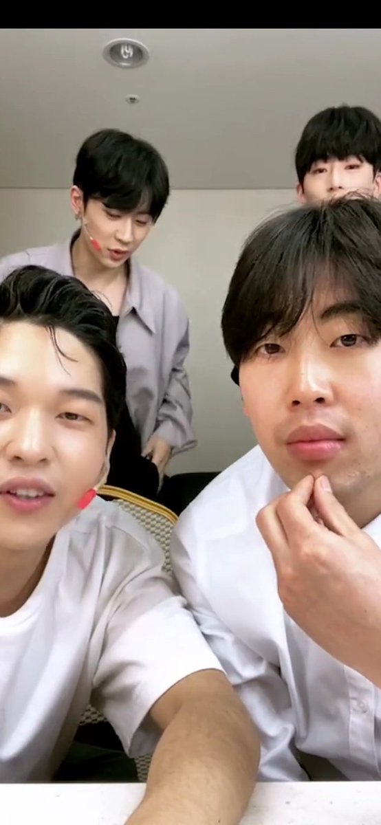 kamiela67's tweet photo. #yeonkuk #siheon #NOIR #sunchun
@Noir__official 💪💙🤗💕 https://t.co/cGIH36ynJl