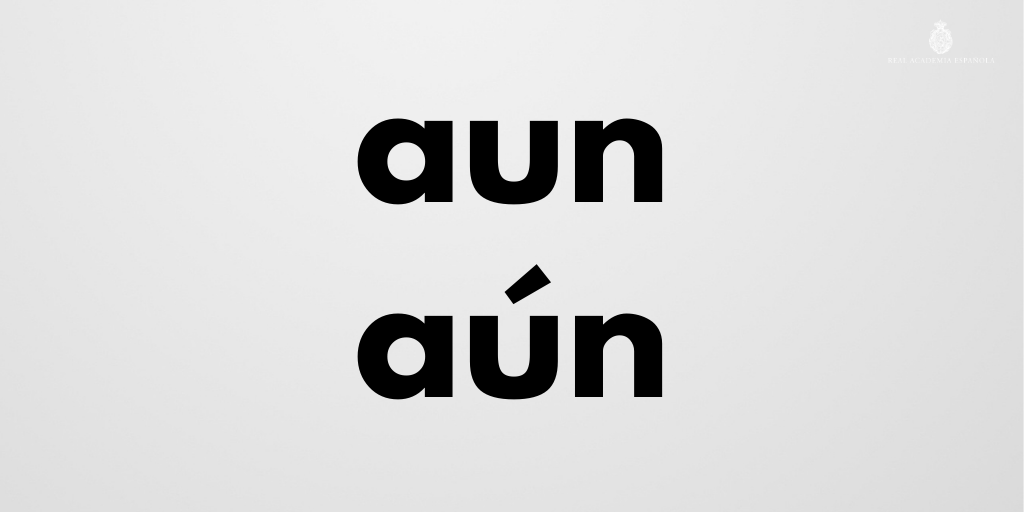 Se escribe «aun» cuando equivale a ‘incluso’ o con valor concesivo:

Lo saben todos; aun los niños.
Aun descalza corre mucho.
Aun así, iremos.

Se escribe «aún» con el valor de ‘todavía’:

Aún me emociona la canción.
Es mejor aún.
Si estás aún así, no vamos a llegar.