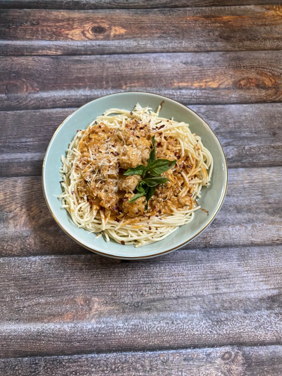 didis_my's tweet photo. My version of chicken meat balls in creamy tomato sauce over a nest of spaghetti  ! @aaravmeanspeace @DavidRoccosVita @italianfoodnet @FoodNetwork #foodtwitter #RecipeOfTheDay #foodphotography #foodie #SaturdayVibes #lockdownlunch https://t.co/xkRY6V7dCI
