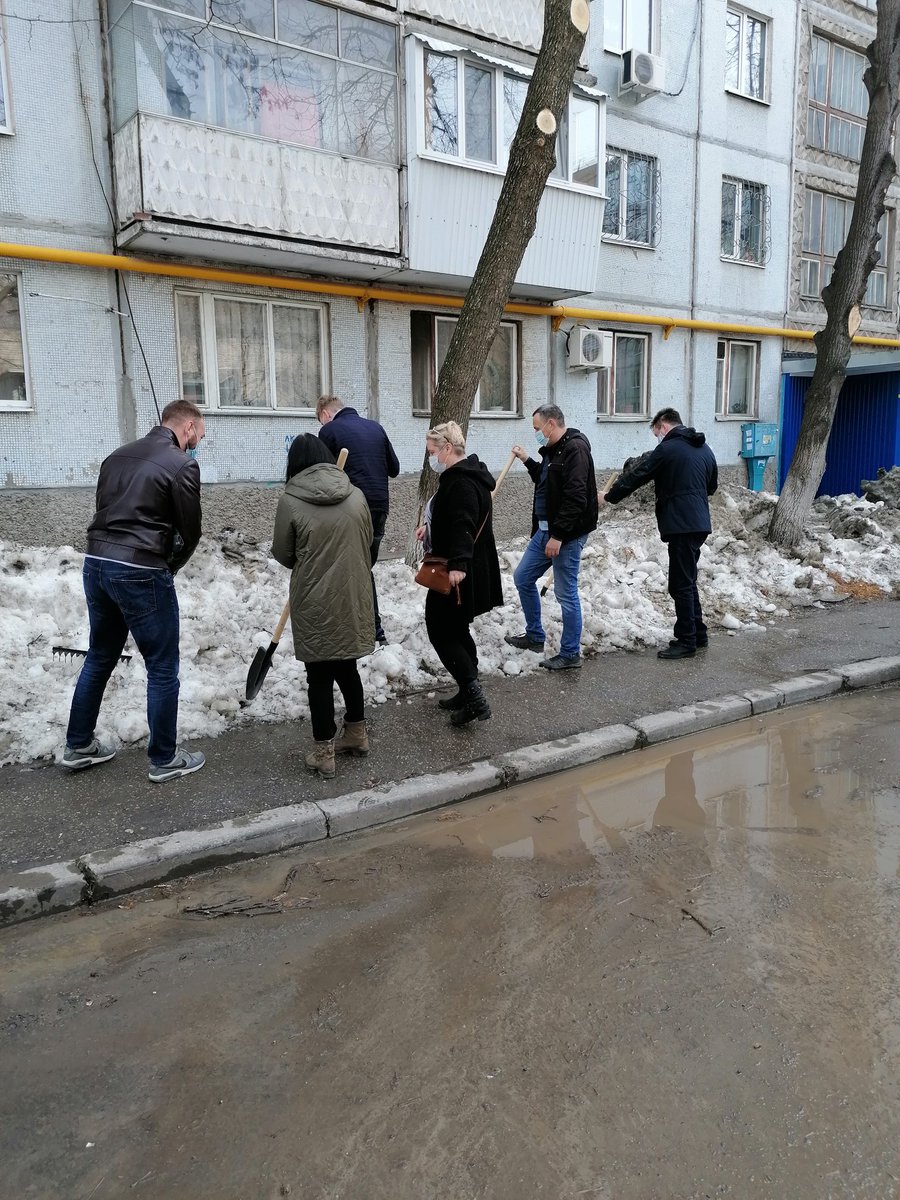 privo11's tweet photo. 10.04.2021г. Прошёл субботник по ул. Воронежской, 137. https://t.co/QtYV9E7JDW