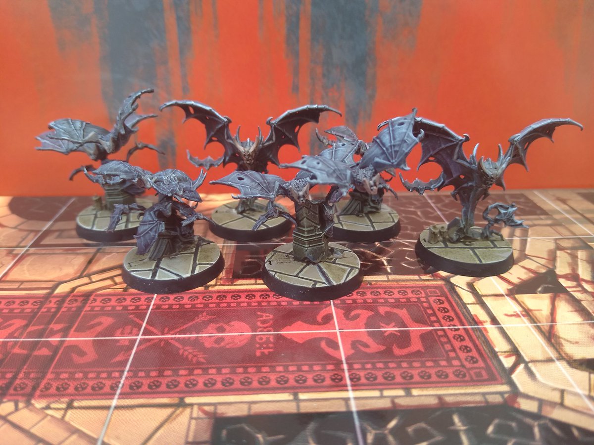 I hate painting swarms. Dear GW, please stop it. But they're done.