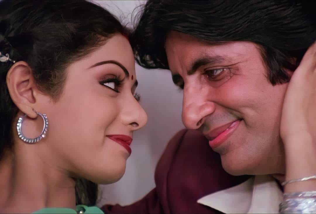 ProudSridevians's tweet image. #AmitabhBachchan's films with #Sridevi are still popular among fans. #Inquilaab was Amitabh's first film with Sridevi. The film and the pair received appreciation from the audiences.
#SrideviLivesForever #ProudSridevians #SrideviKapoor #Sridevians #SrideviForever #RIPSridevi