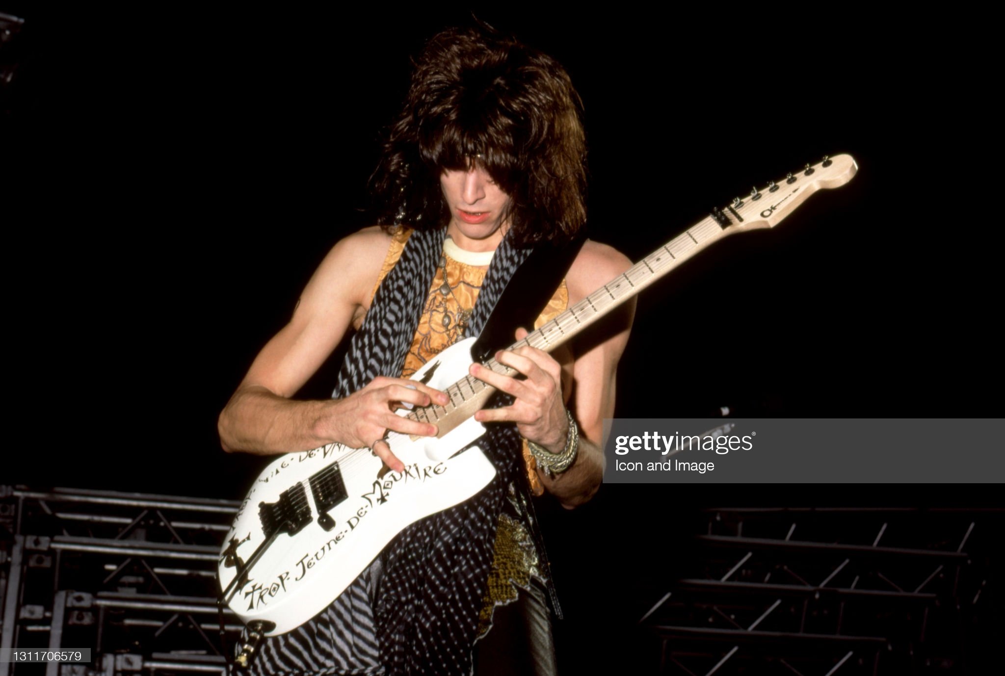 Happy birthday, warren demartini.     