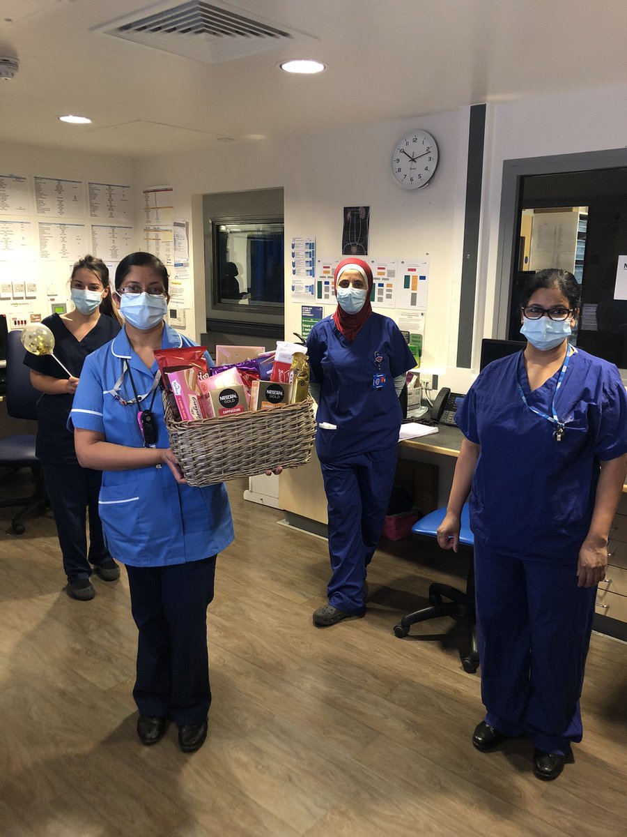 Aliaustinxx's tweet photo. Such a lovely start to our night shift ♥️ a gorgeous hamper of treats- from a very grateful patient &amp; his family ♥️ Thankyou ♥️ @MFT_PatientExp @CSScritcare @MFT_CSS https://t.co/fDfS9flJBe