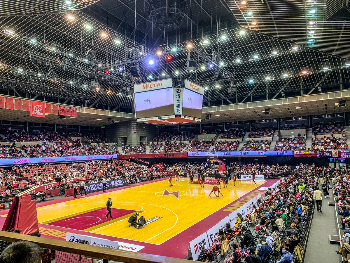 KidokoroShu's tweet photo. 等々力の体育館でバスケやってる人達がいる。ちょっと覗いてみたけど、結構上手いみたい。 https://t.co/nhP671myWd