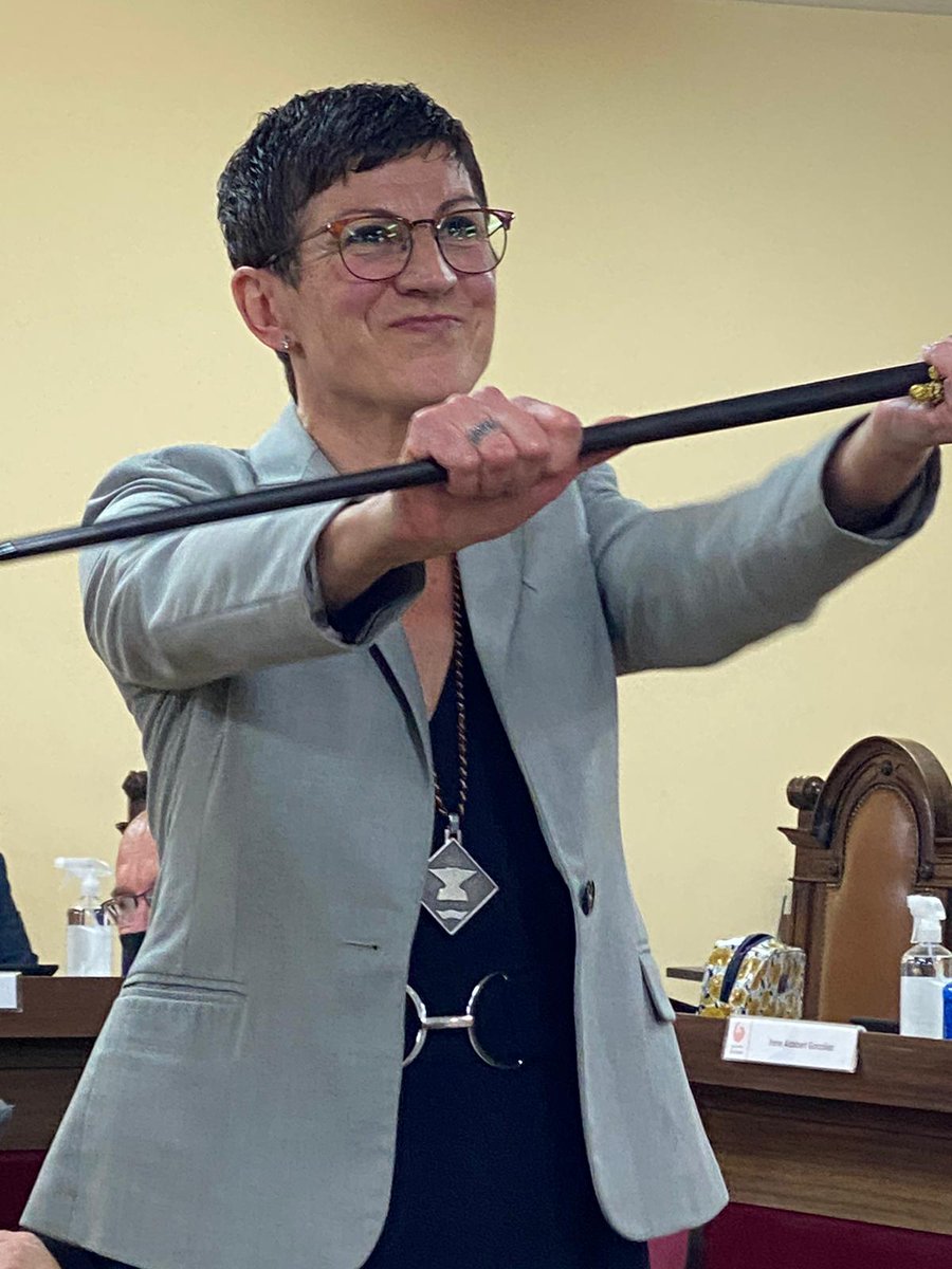 Muchisimas felicidades a mi compañera Filo Cañete Carrillo, Sant Adrià comienza una nueva etapa con una Alcaldesa, que estoy segura que ha sido la mejor elección para nuestra ciudad.
A tu lado y aprendiendo de mis nuevas delegaciones lo vamos a conseguir.💪