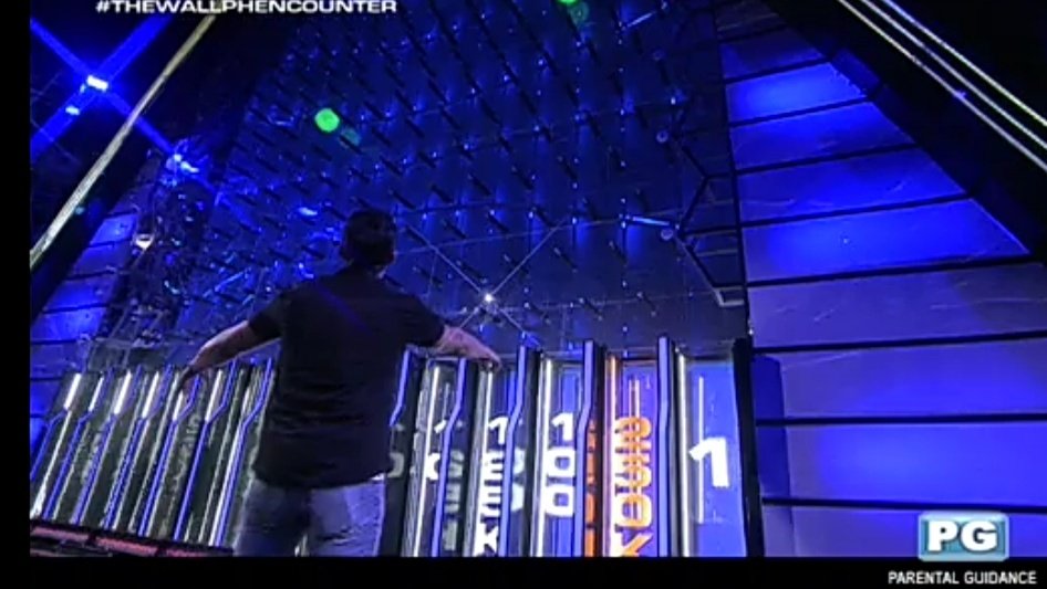 DIEGSBIEOfcl's tweet image. Ang cute naman ng Diego namin. HAHAHA napakamot nalang siya e.

#TheWallPHEncounter @loyzagadiegs