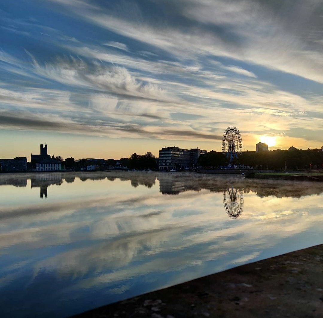Reading twitter last night and the Limerick community is what I love about here.

There is a warmth and power in it's people.

Limerick stole this Longford lady's heart over 10 years ago and she's never left. 💚 

#LimerickAndProud #Limerick