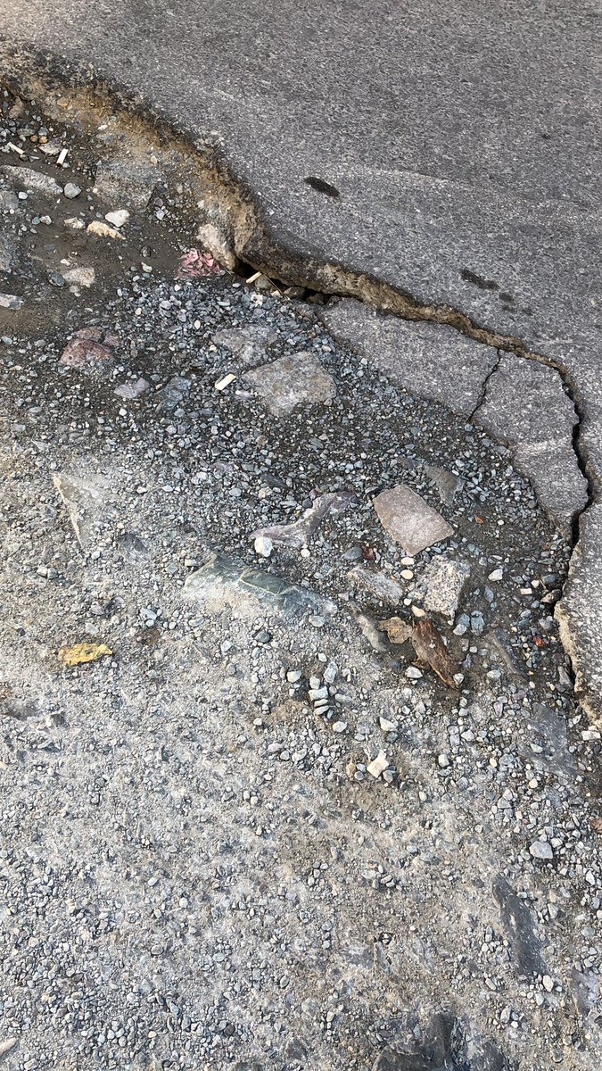 merhaba oruçreis sokta  yapılan iski çalişması sonrası   Yolun asfalt yapılması gerekmektedir. ayrıca asfaltın kenarında çökmede mevcuttur. Sürekli fareler çikiyor. ilgili kurumları yönlendirmenizi mahalle sakinleri olarak rica ederiz. İyi çalişmalar. <a href="/umraniyebeltr/">Ümraniye Belediyesi</a>