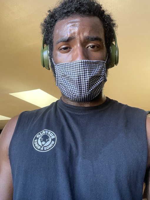 Cmon get that tongue out 😋 https://t.co/hWUQuz2D4X