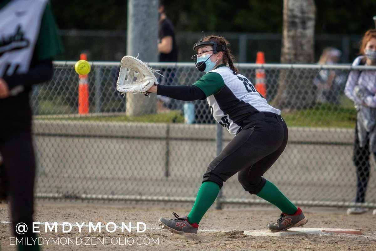 Emdymondphotos's tweet photo. #ThisWeekInSales most of my sales come from the Roger's side but I do love seeing orders roll in from the other clubs, like this set ordered from a @PenHighSoftball JV game. #GoSeahawks 💚 https://t.co/oLjD6Jyu2m