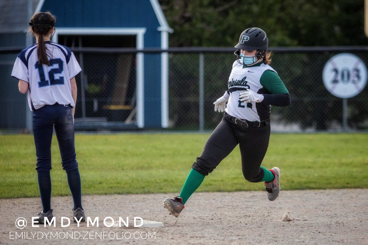 Emdymondphotos's tweet photo. #ThisWeekInSales most of my sales come from the Roger's side but I do love seeing orders roll in from the other clubs, like this set ordered from a @PenHighSoftball JV game. #GoSeahawks 💚 https://t.co/oLjD6Jyu2m