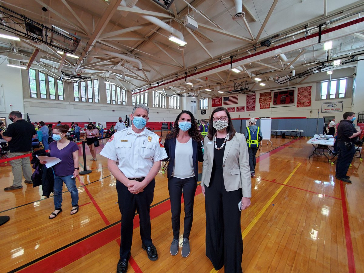 CityofAmesbury's tweet photo. Senator @DianaDiZoglio has been a vocal advocate for regional vaccination clinics and a huge supporter of ours! It was great to have her come by today to get a tour and say thank you to our staff and volunteers. β€ #LMVRC https://t.co/chrBDDDhSr
