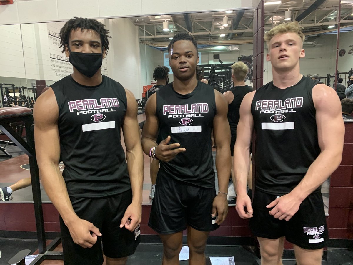CoachTullos's tweet photo. Looks like somebody has been in the weight room! ⁦@PearlandOilers⁩ #rigpower #strikeoil https://t.co/YOiPCOGqlg