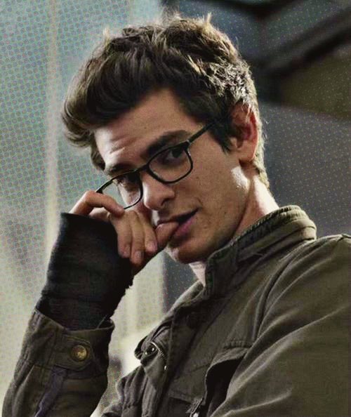 RT @scarletsolsenn: he’s the hottest spider-man, argue with a wall https://t.co/zsUv8RJaKQ