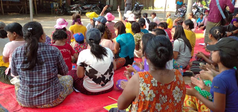 Myanmar_Now_Eng's tweet photo. Protests against the military dictatorship continued in Bago Region, which encompasses a much larger area in addition to the Bago town which saw a bloody crackdown by the junta’s gunmen yesterday. #WhatsHappeningInMyanmar https://t.co/ZTjUfKl4sx