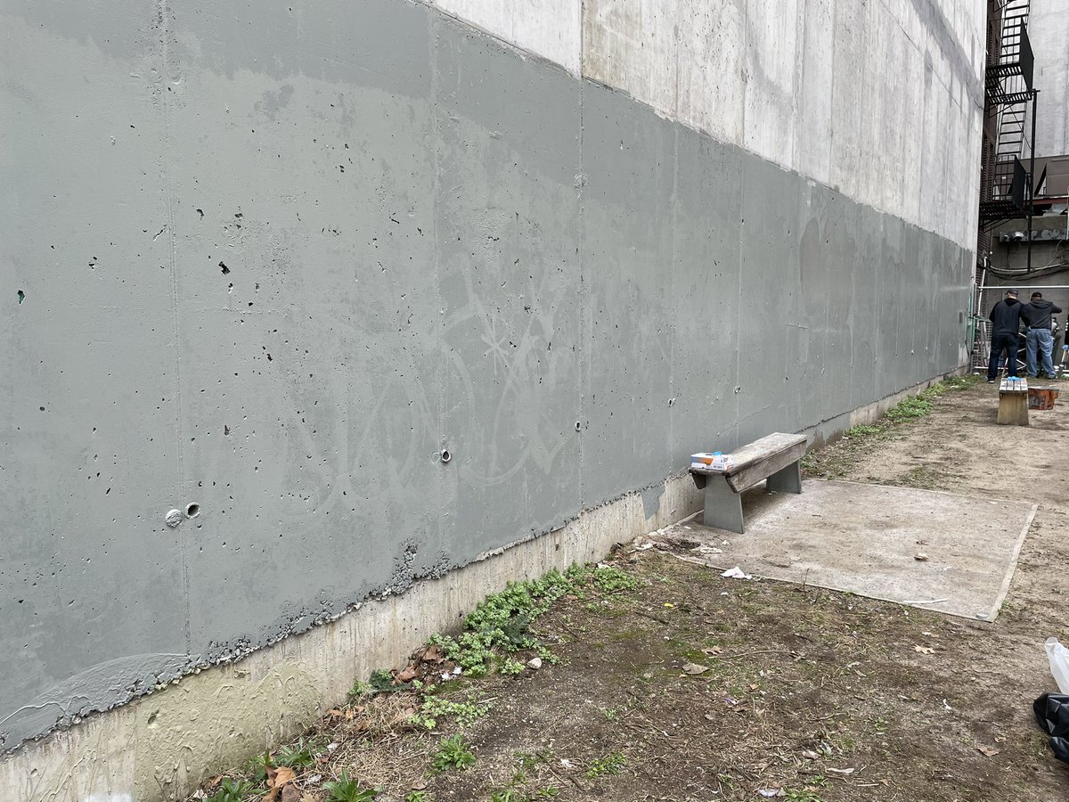 NYPD23Pct's tweet image. Getting things rolling here in #EastHarlem at the Great Graffiti Clean-Up 2021!! Community volunteers, #NYPDExplorers and our #NYPDAuxiliary team have come out in force to clean up our neighborhood. 234 E. 97 St is a wrap. Next!