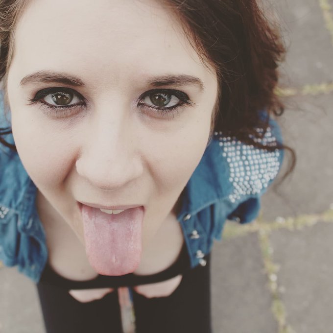 Buon #weekend   Instagram:  valery__model Stripchat :https://t.co/LqNfXhDXsh  Onlyfans 4.99 al mese <a href="/tag/weekend"class="tags">#weekend</a>