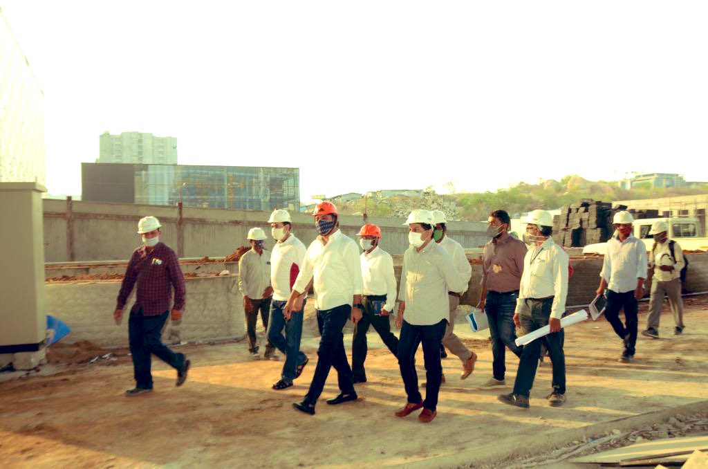 KTRBRS's tweet photo. Visited the soon to be unveiled building of @THubHyd which will be one of the largest tech incubators in the world 

When finished, It will further consolidate Hyderabad’s position the innovation ecosystem 

#HappeningHyderabad https://t.co/sYNA5Gy0Ir