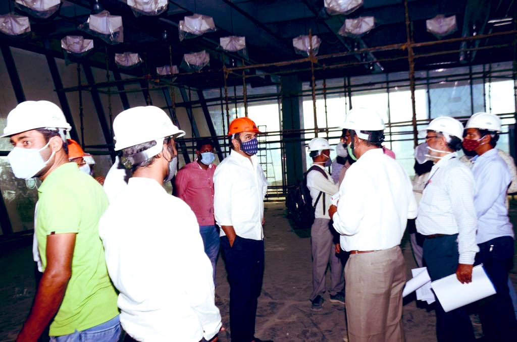 KTRBRS's tweet photo. Visited the soon to be unveiled building of @THubHyd which will be one of the largest tech incubators in the world 

When finished, It will further consolidate Hyderabad’s position the innovation ecosystem 

#HappeningHyderabad https://t.co/sYNA5Gy0Ir