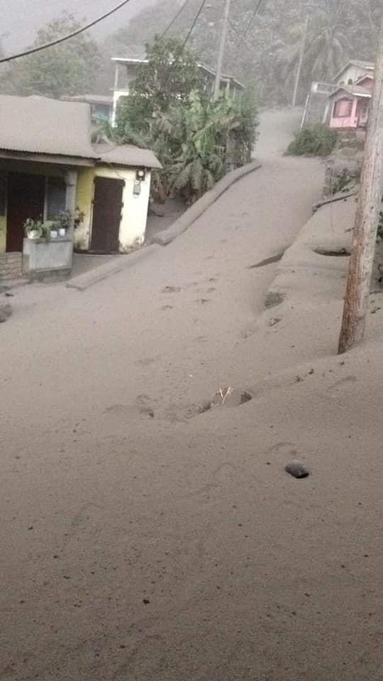 BarbadosToday's tweet photo. Source: SVG TV 

Situation in Sandy Bay, St Vincent which is in the red zone.

#BTNewsYouCanTrust #volcano #lasoufriereeruption #svg
#LeadingOnlineMedium 
#StaySafe #BTNews #BTEpaper #BarbadosTODAY https://t.co/KzqKDQhrVy